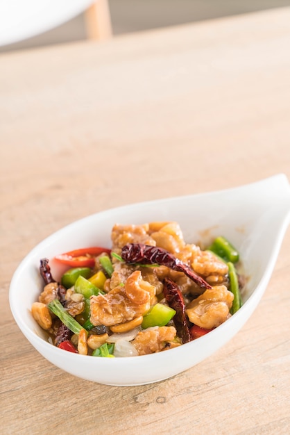 Stir-Fried Chicken with Cashew Nuts