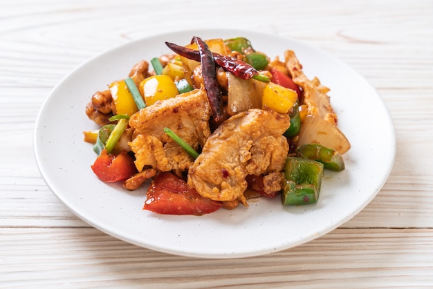 Stir-Fried Chicken with Cashew Nuts 