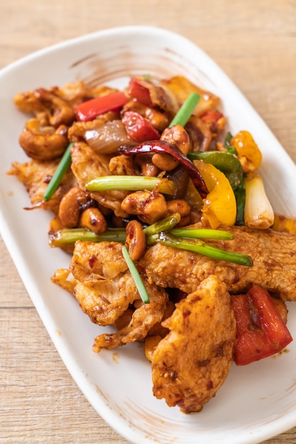 Stir-Fried Chicken with Cashew Nuts 