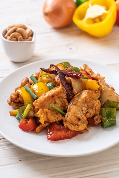 Stir-Fried Chicken with Cashew Nuts 