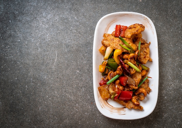 Stir-Fried Chicken with Cashew Nuts 