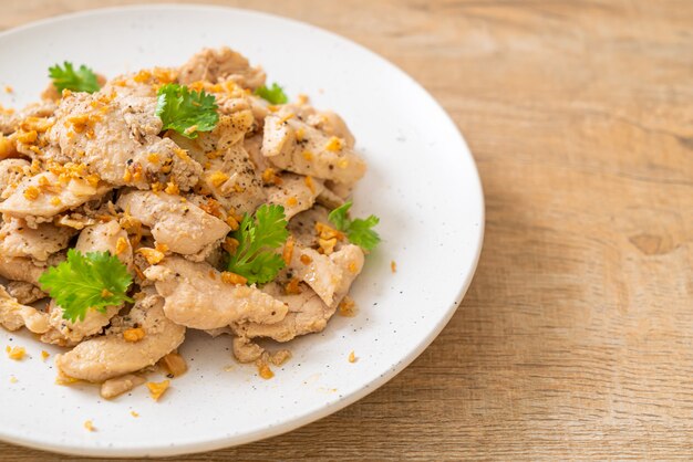 stir-fried chicken with garlic