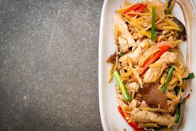 stir-fried chicken with ginger