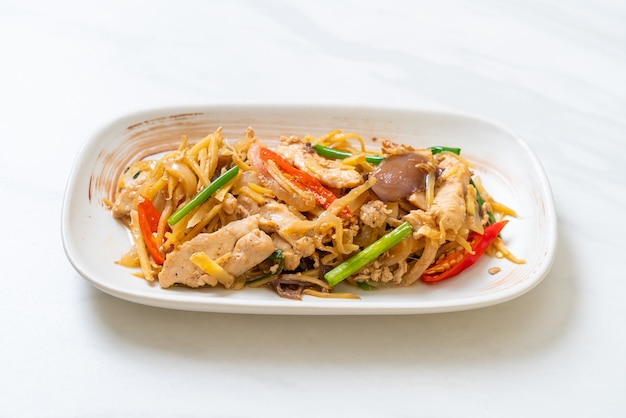 stir-fried chicken with ginger