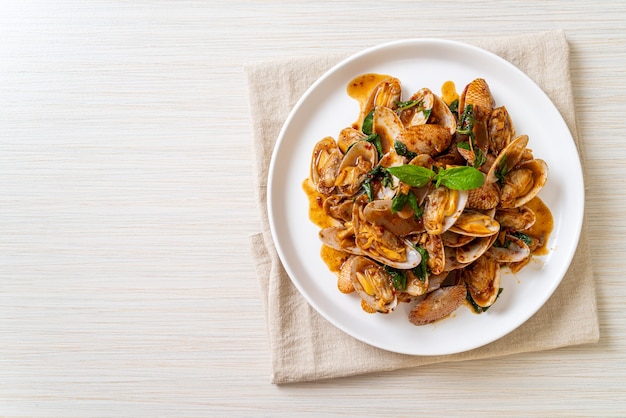 Stir Fried Clams with Roasted Chilli Paste - Asian food style