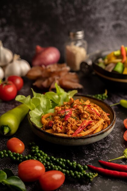 Stir Fried Curry Paste with Bamboo Shoot and Minced Pork