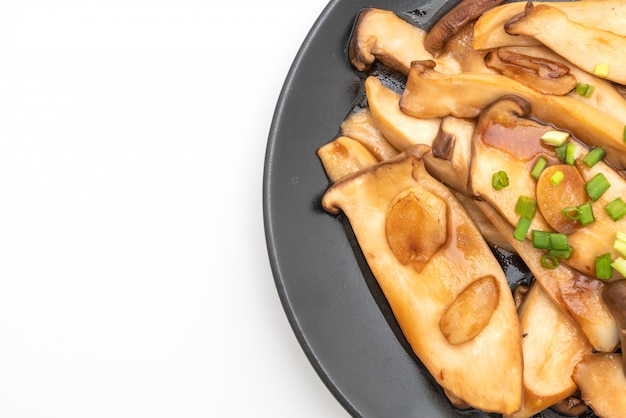 stir-fried king oyster mushroom in oyster sauce