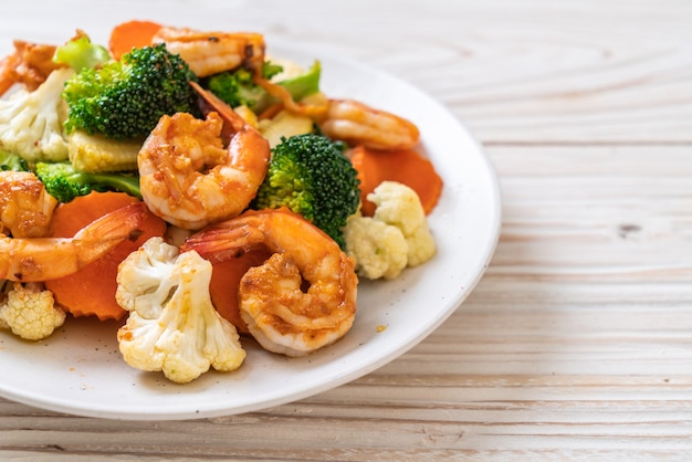 stir-fried mixed vegetable with shrimps