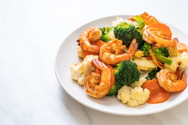 stir-fried mixed vegetable with shrimps