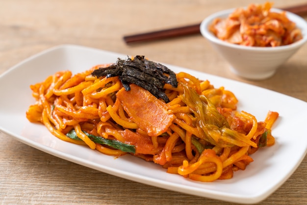 stir-fried noodles with Korean spicy sauce and vegetable