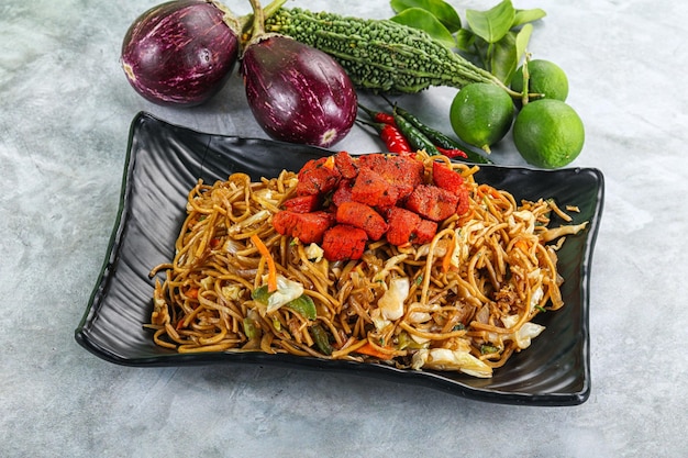 Stir fried noodles with pork and spices
