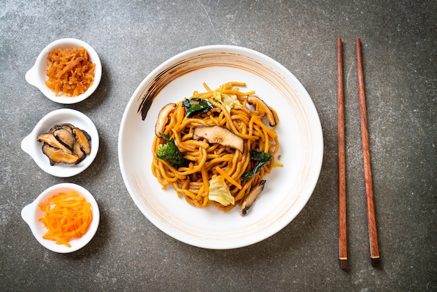 Stir-fried noodles with vegetables in asian style