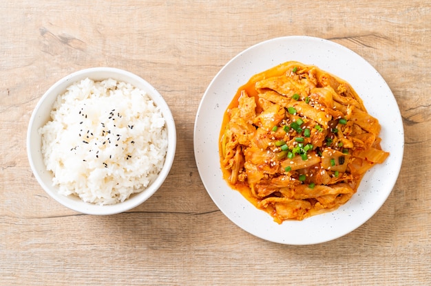 stir-fried pork with kimchi 