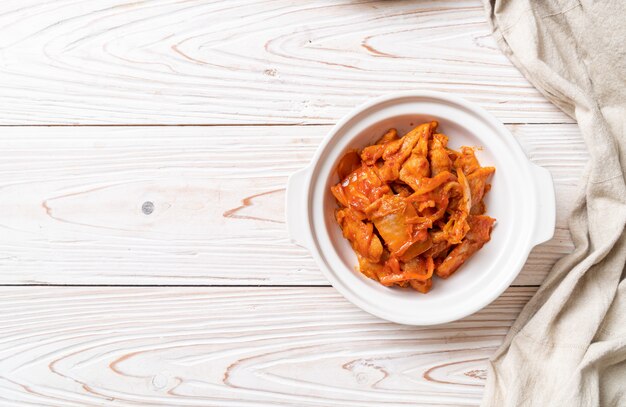 Maiale saltato in padella con kimchi