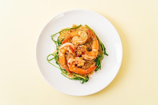 Stir-fried rice vermicelli with shrimps