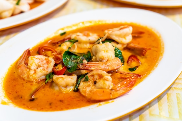 Photo stir-fried shrimps with chilli paste