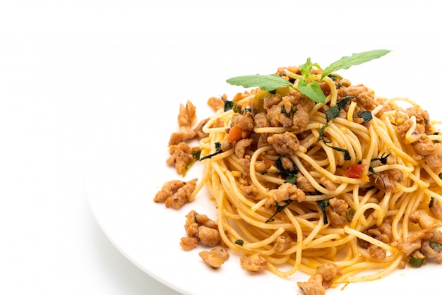 stir-fried spaghetti with minced pork and basil