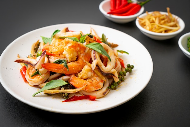 stir fried spicy sea food