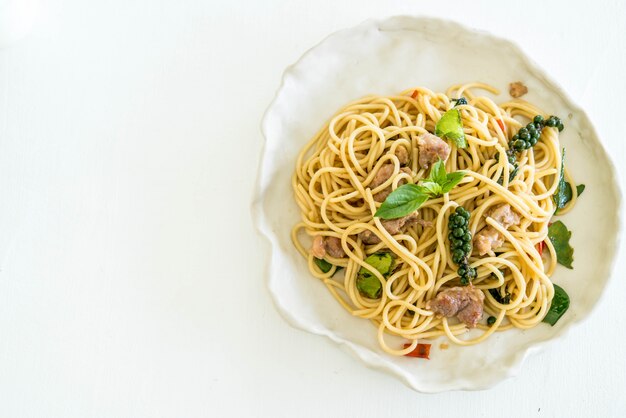 stir-fried spicy spaghetti with pork