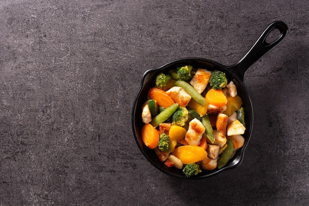 Photo stir fry chicken with vegetables