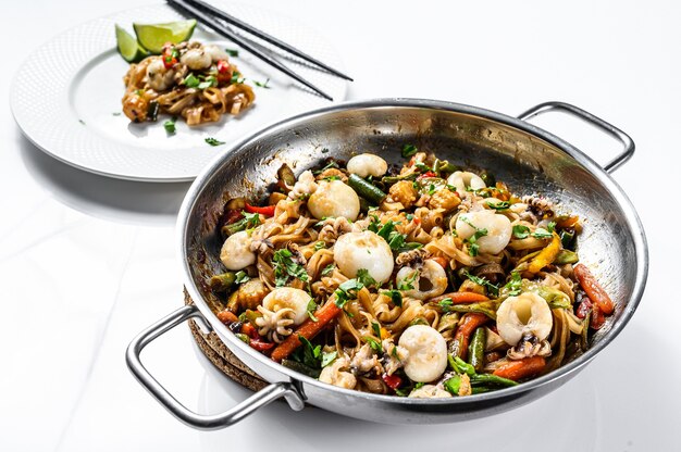 Stir fry Udon noodles with seafood and vegetables