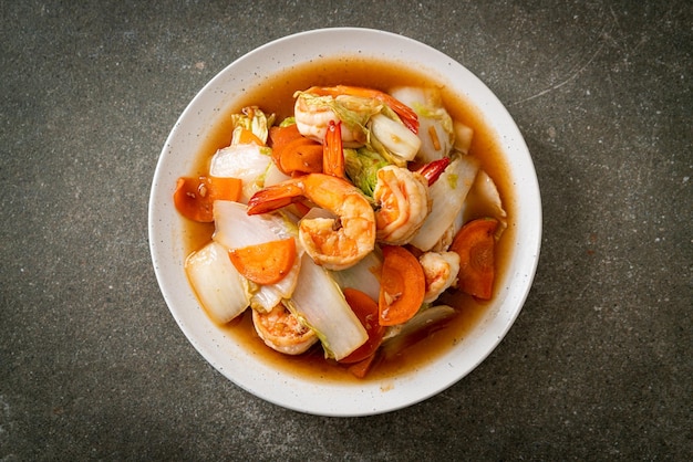 Stirfried Chinese cabbage with shrimps