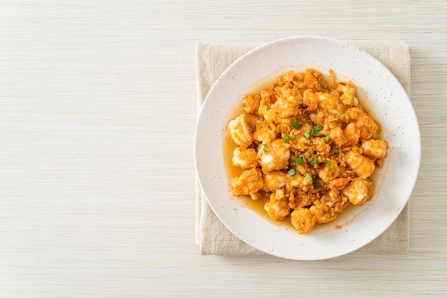 Gamberi saltati in padella con aglio e pasta di gamberi