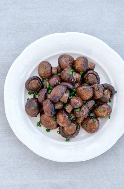 Stirfry button mushrooms