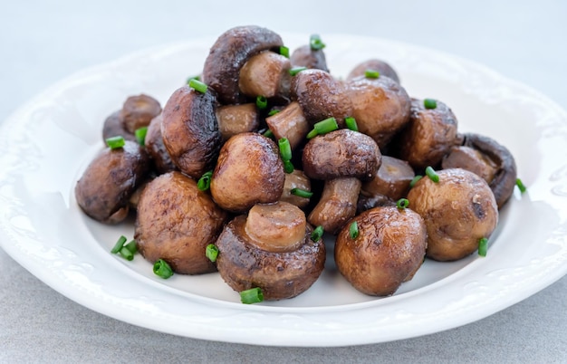 Stirfry button mushrooms