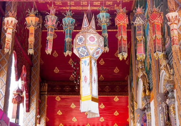 Foto stoffen lamp traditionele lanna-stijl, stoffen ambachtelijke lantaarn of yi peng, lanna-stijl, noord-thailand
