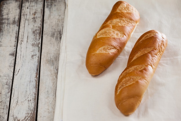 Stokbrood op servet