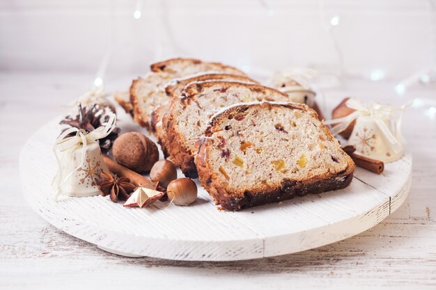 Stollen, traditionele zoete kersttaart in Duitsland