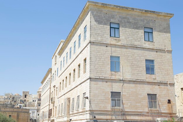 Photo stone houses with maltese balconies in the city of valletta malta