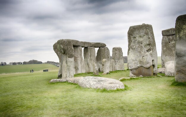 Photo stone structure in park against cloudy sky