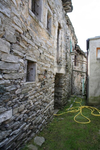 Foto muro di pietra di un vecchio edificio