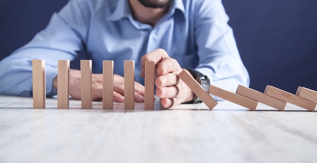 Stop domino effect. Business, Solution