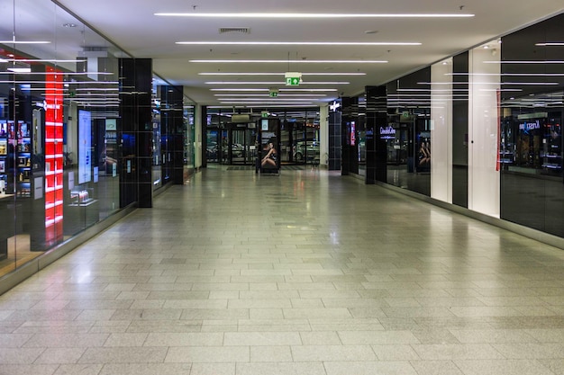 Storefront interieur in een luxe winkelcentrum