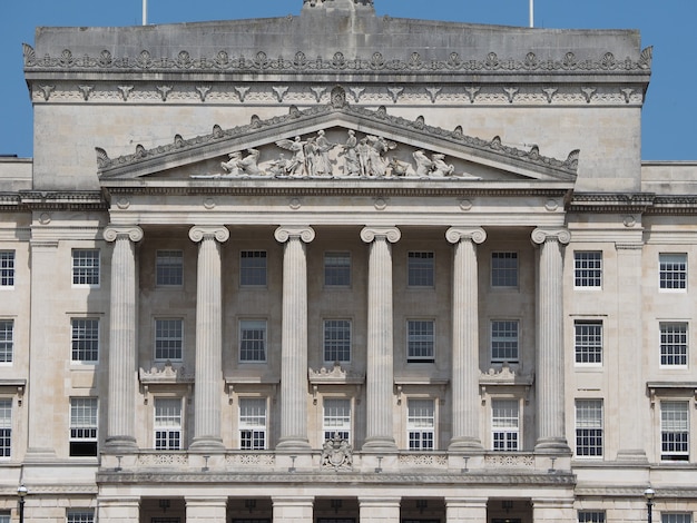 Foto edifici del parlamento stormont a belfast