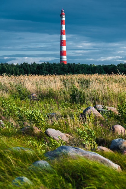 Ladojskoe 湖の Storojensky 灯台