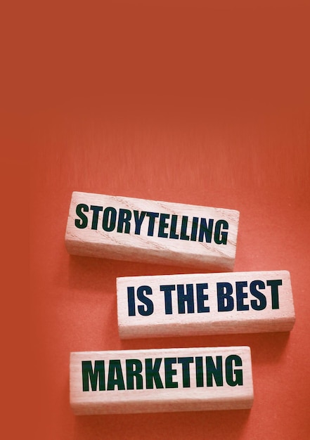 Storytelling is de beste marketingwoorden op houten blokken Het motiverende marketingconcept voor piar-advertenties