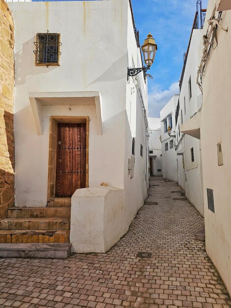 Foto straat in de kasbah van de udayas rabat