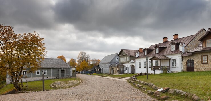 Straat van de oude Russische stad Izborsk