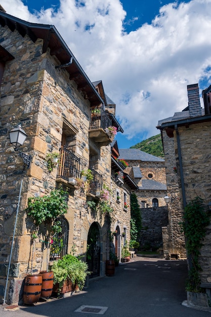 Straatjes en huizen in Lanuza Typische constructies in de Pyrenean dorpen van Huesca Aragon