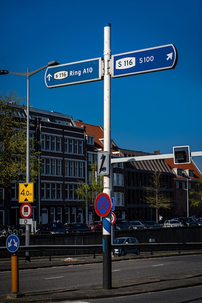 Straatnaambord typisch Straatbord In Amsterdam Nederland 2022