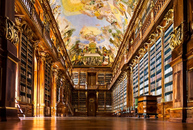 Interno della biblioteca del monastero di strahov