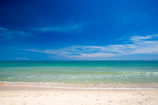 Strand en tropische zee