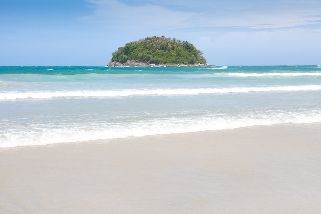 Foto strand en zand in thailand voor vakantieconcept