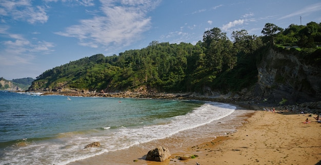 Strand in het noorden van Spanje