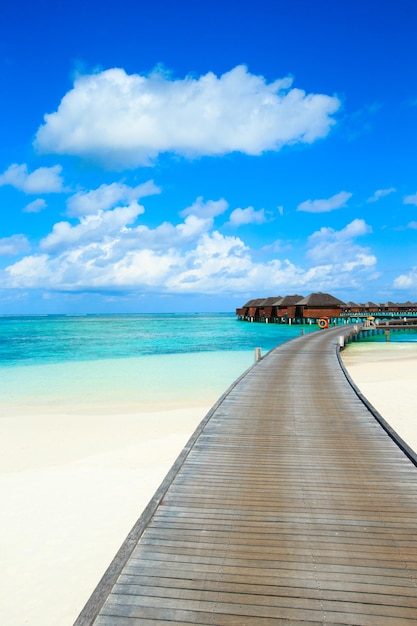 strand met waterbungalows Malediven