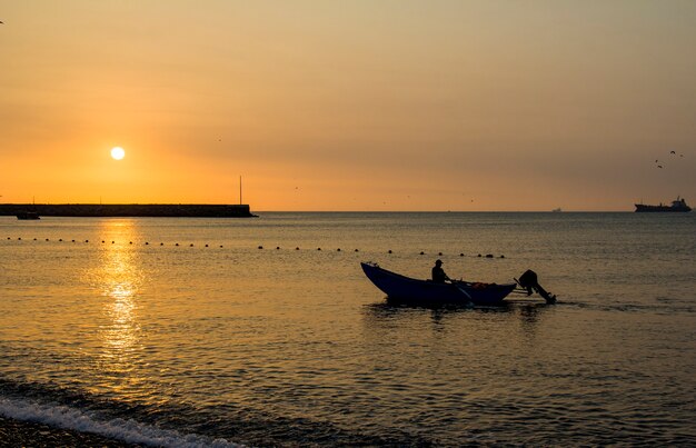 Strand zonsondergang